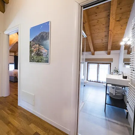 Casa Agatha Lenno- Luxury Air Conditioned Village By Italian