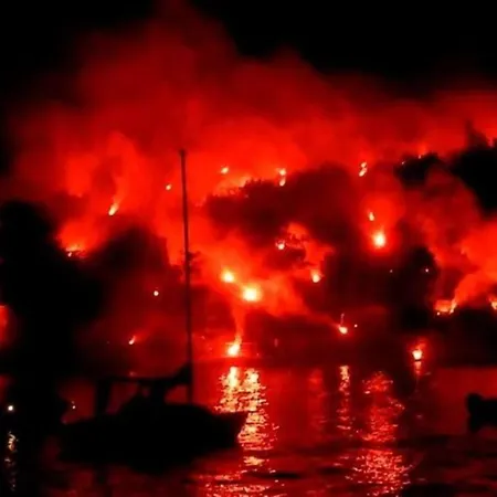 Casa Agatha Lenno- Luxury Air Conditioned Village By Italian * Lenno