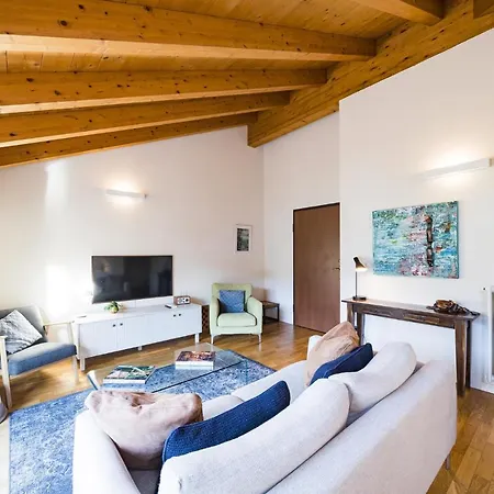 Casa Agatha Lenno- Luxury Air Conditioned Village By Italian