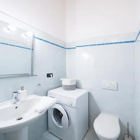 Casa Agatha Lenno- Luxury Air Conditioned Village By Italian לנו