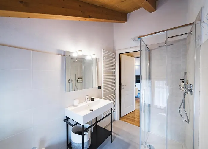 Apartament Casa Agatha Lenno- Luxury Air Conditioned Village By Italian