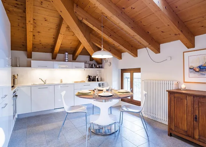 Casa Agatha Lenno- Luxury Air Conditioned Village By Italian