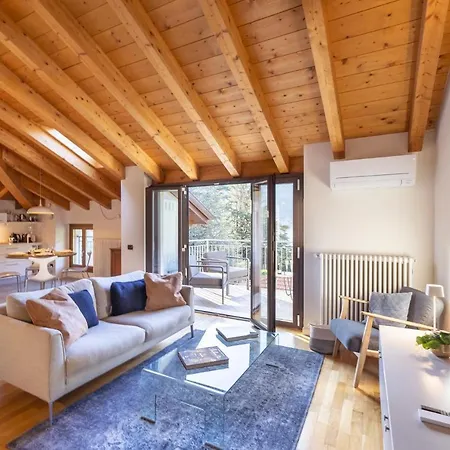 Casa Agatha Lenno- Luxury Air Conditioned Village By Italian 莱诺