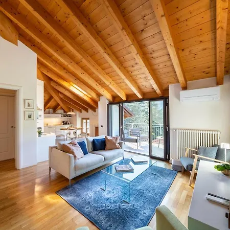Casa Agatha Lenno- Luxury Air Conditioned Village By Italian 莱诺