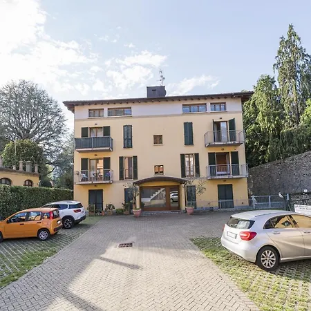Casa Agatha Lenno- Luxury Air Conditioned Village By Italian * 莱诺